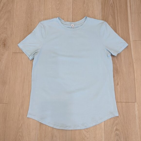Lululemon Woman's Love Crewneck T-Shirt Sz 6 Light Blue Scoop Hem Short Sleeve - Picture 4 of 8